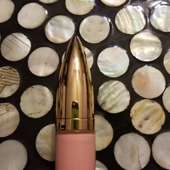 Makeup - Picture 2 of 4